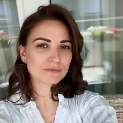 Lucia Bartos